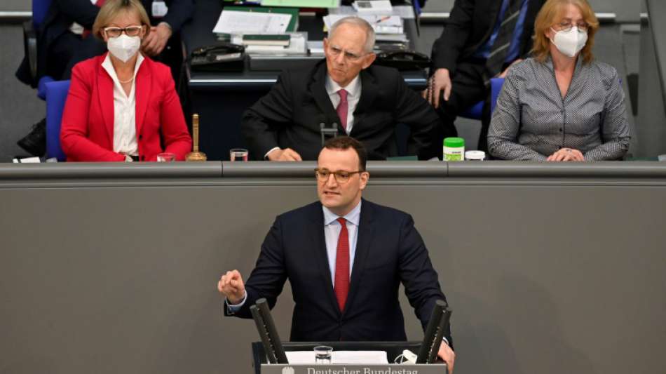 Spahn verteidigt im Bundestag bundesweite Notbremse