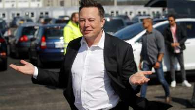 Tesla-Chef Elon Musk zu Besuch in Deutschland eingetroffen