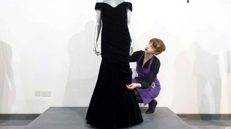 Dianas Travolta-Kleid findet bei Auktion in London doch noch einen Käufer