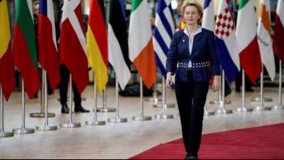 Von der Leyen r&auml;umt Fehler bei Impfstoff-Beschaffung ein