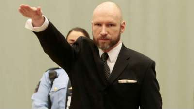 Norwegischer Rechtsextremist Breivik will Bewährung beantragen