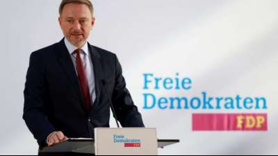 FDP stimmt f&uuml;r Ampel-Verhandlungen - Lindner sieht viele Herausforderungen