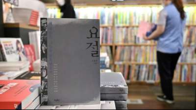 Vergriffenes Buch dank K-Pop-Boyband BTS nun Bestseller 