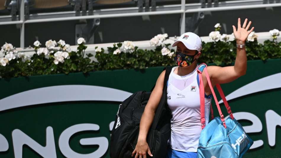 Die Nummer eins ist raus: Barty muss in Paris verletzt aufgeben