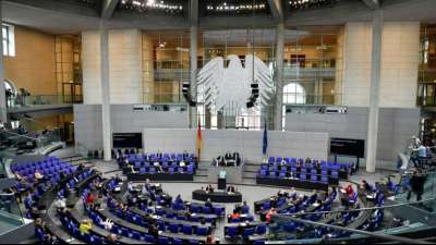 Bundestag beschlie&szlig;t Strafgesetze gegen rechte Hetze und zum Schutz von Frauen