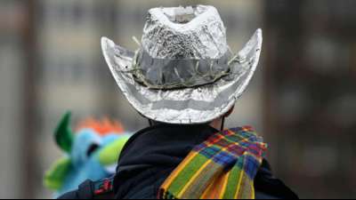 Polizei l&ouml;st als Parteigr&uuml;ndung titulierte Versammlung in Berliner Kneipe auf