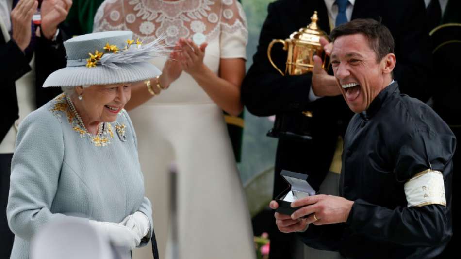 Queen verfolgt Royal-Ascot-Pferderennen wegen Corona-Krise von Schloss Windsor aus