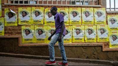 Ugandas Präsident Museveni tritt 2021 für sechste Amtszeit an