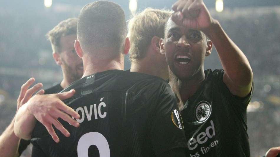 Eintracht Frankfurt versteigert Europacup-Trikots für die Sporthilfe