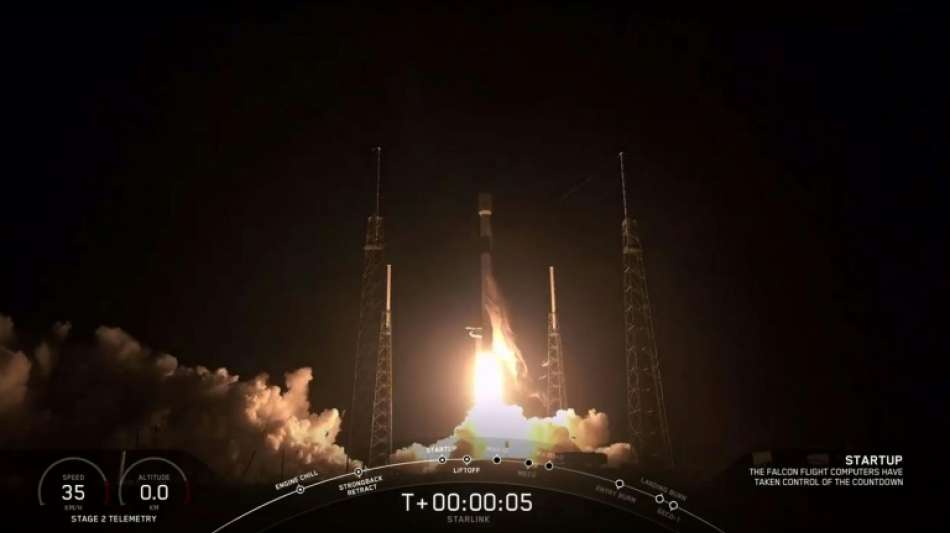 SpaceX-Rakete bringt 60 Internet-Satelliten ins All 