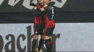 Eintracht-R&uuml;ckkehrer Jovic vermiest Schalke die Stimmung