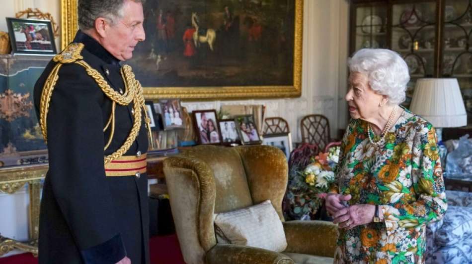 Königin Elizabeth II. nimmt an Doppel-Taufe von Urenkeln teil