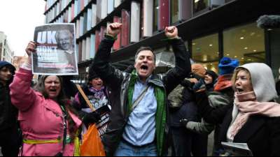 Gericht lehnt Auslieferung von Assange an die USA ab