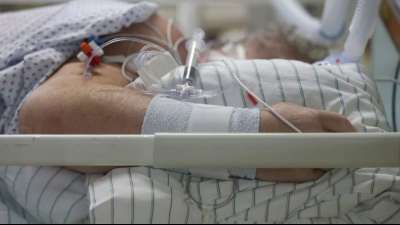 Gr&uuml;nen-Gesundheitsexperte fordert Stopp von planbaren OPs