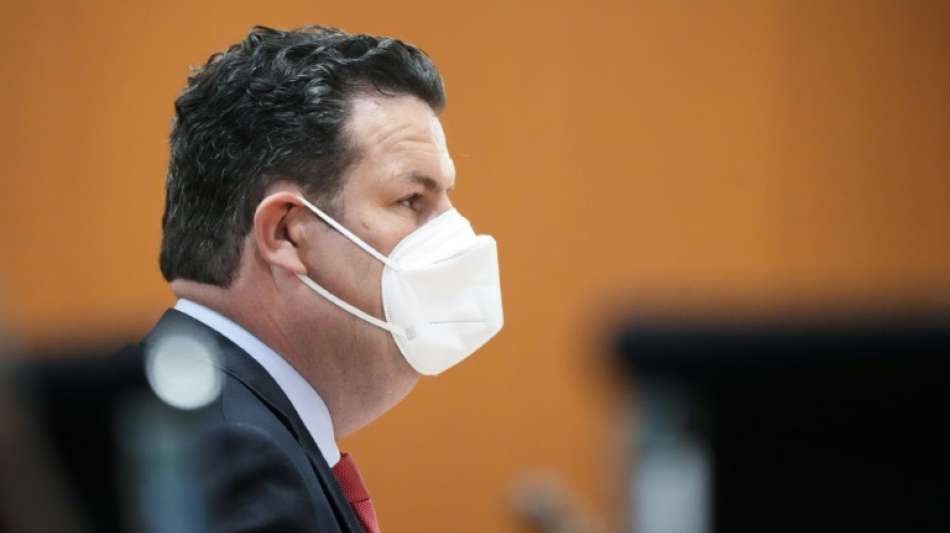 Kabinett beschlie&szlig;t Hartz-IV-Plus von drei Euro - Scharfe Kritik der Opposition