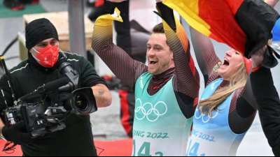 Auch Rodel-Teamstaffel holt Gold - Geisenberger l&ouml;st Pechstein ab