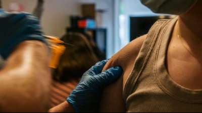 Krankenhausmitarbeiter in Texas wehren sich gegen Impfpflicht