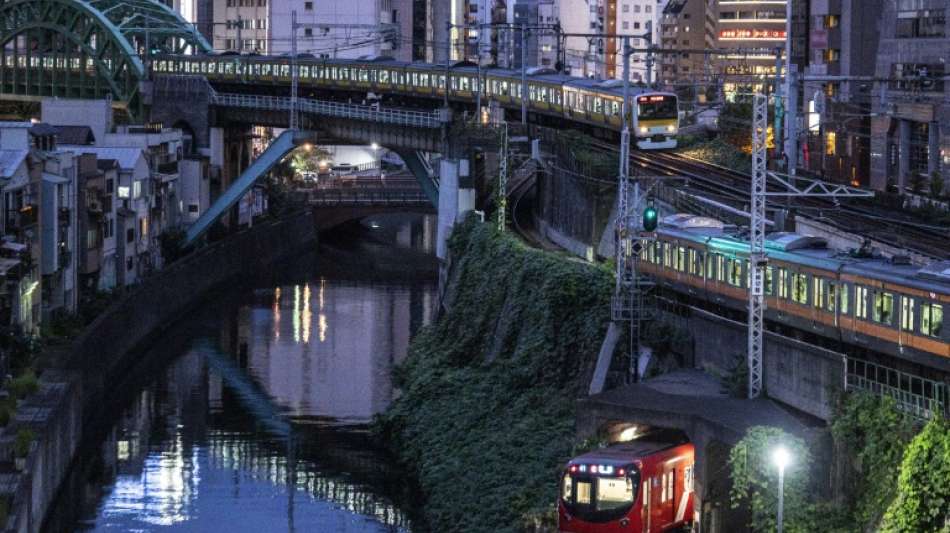 Japan: Bahnbetreiber k&uuml;rzt Lohn wegen einmin&uuml;tiger Versp&auml;tung
