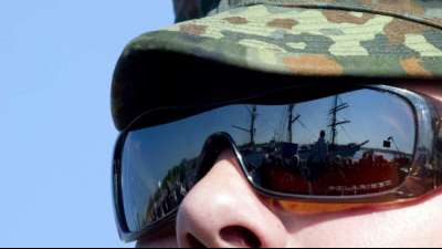 Segelschulschiff "Gorch Fock" in Wilhelmshaven offiziell an Marine &uuml;bergeben
