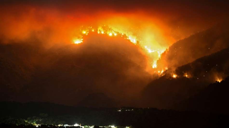 Regen verschafft Feuerwehr bei Bek&auml;mpfung von Waldbrand in Spanien Erleichterung