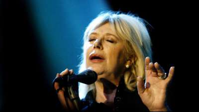 Marianne Faithfull kann nach Covid-19-Erkrankung wom&ouml;glich nie mehr singen