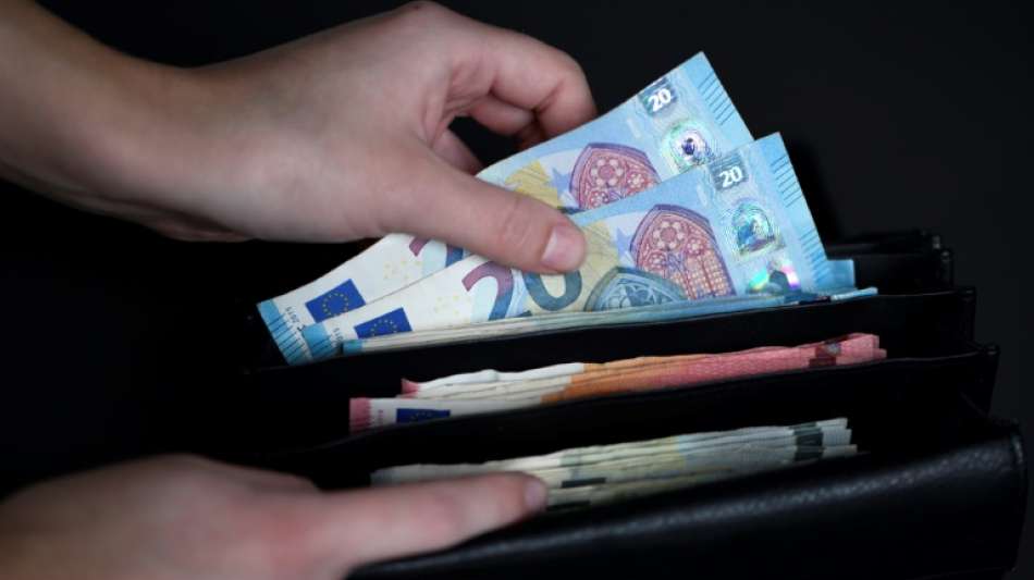 Bareinzahlungen ab 10.000 Euro nur noch mit Herkunftsnachweis