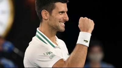 Djokovic spielt um neunten Melbourne-Titel - Karazews Märchen endet im Halbfinale