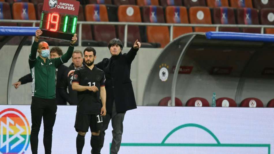 Fu&szlig;ball: Bundestrainer L&ouml;w denkt &uuml;ber personelle Wechsel nach