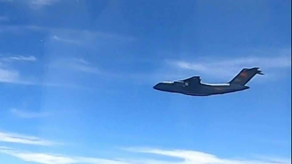 China begründet Überflug umstrittener Seegebiete mit "Routine-Übung"