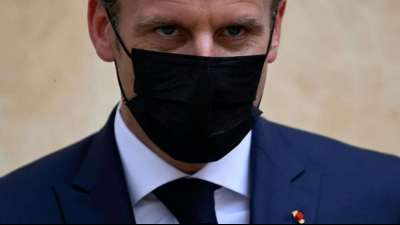 Mann ohrfeigt Frankreichs Pr&auml;sidenten Macron