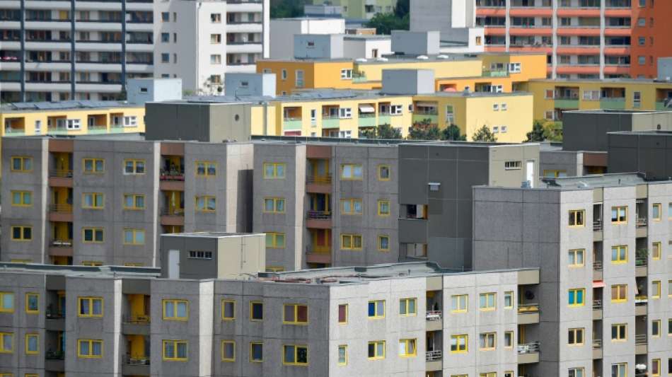 Studie: Fast die H&auml;lfte der Gro&szlig;stadt-Haushalte tr&auml;gt bei Miete hohe Belastung