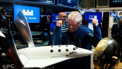 Virgin Galactic: Branson erreicht an Bord von Raumflugzeug den Weltraum 
