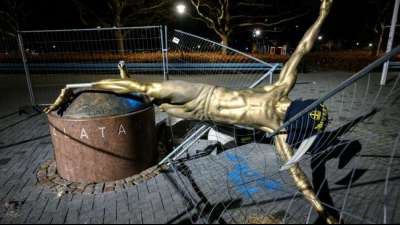 Statue von Fußballstar Ibrahimovic in Malmö erneut beschädigt