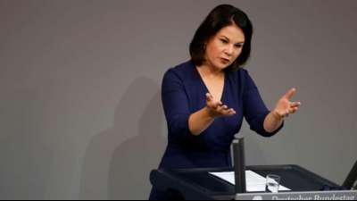 Baerbock: Muttersein kein Hindernis f&uuml;r das Kanzleramt  