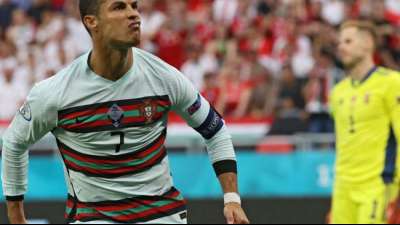 Dank Guerreiro und Rekordmann Ronaldo: Portugal startet mit spätem Sieg
