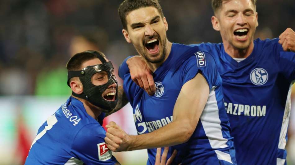 2. Liga: Schalke siegt spät - Verfolgerduell ohne Sieger