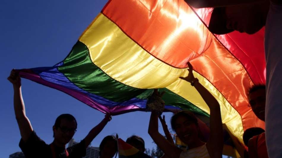 Gericht in Hongkong räumt gleichgeschlechtlichen Paaren mehr Rechte ein