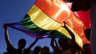 Gericht in Hongkong räumt gleichgeschlechtlichen Paaren mehr Rechte ein