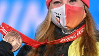 Skicrosserin Maier &uuml;berrascht: "Gespannt, was nun passiert"