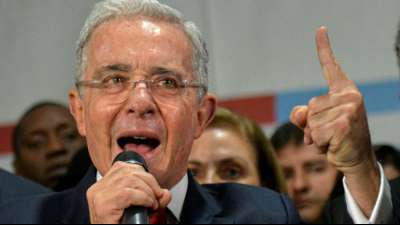 Kolumbiens Ex-Präsident Uribe unter Hausarrest gestellt