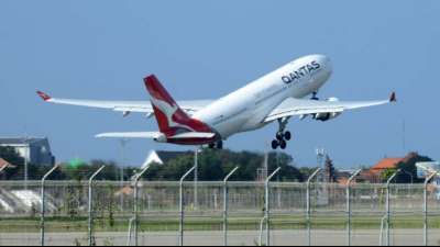 Medien: Qantas-Piloten machen nach langer Pandemie-Pause mitunter fatale Fehler