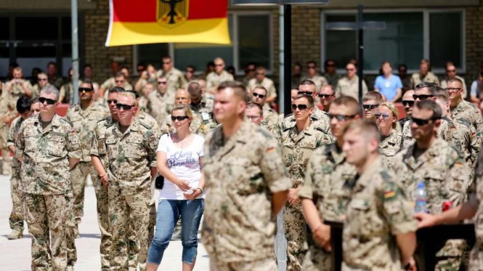 Forderungen nach Ehrung des Bundeswehr-Einsatzes in Afghanistan vor dem Reichstag