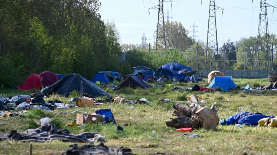 Sicherheitskräfte räumen Migrantenlager mit mehr als 1000 Menschen in Grande-Synthe