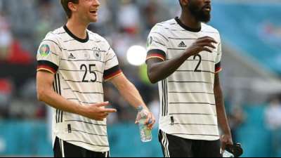 L&ouml;w wohl mit zwei &Auml;nderungen in der Startelf