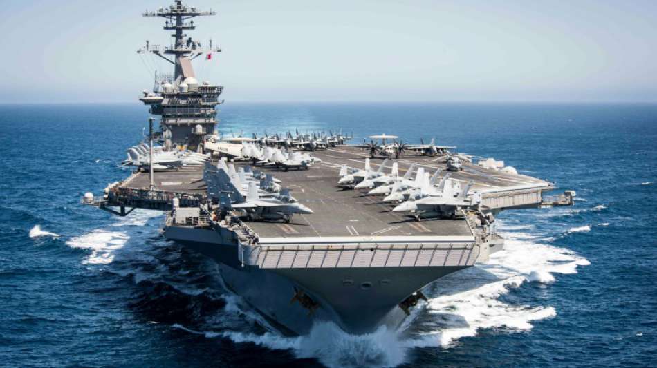 US-Marine-Staatssekretär tritt in Streit um Corona-Fälle auf Flugzeugträger zurück