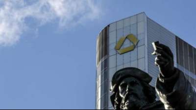 "Handelsblatt": Commerzbank will Vorstand umbauen