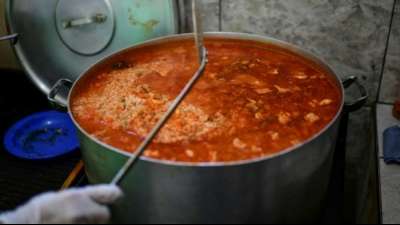 Kein Schmerzensgeld wegen Verbrennung mit hei&szlig;er Suppe auf Flug