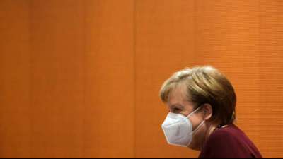 Merkel k&uuml;ndigt Impfstart in Arztpraxen nach Ostern an