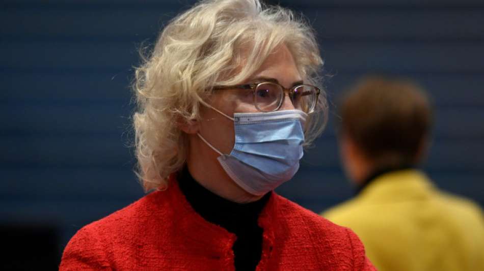 Lambrecht grunds&auml;tzlich f&uuml;r Aufhebung von Corona-Restriktionen f&uuml;r Geimpfte