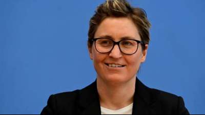Opposition macht Regierung f&uuml;r Testcenter-Betr&uuml;gereien mitverantwortlich